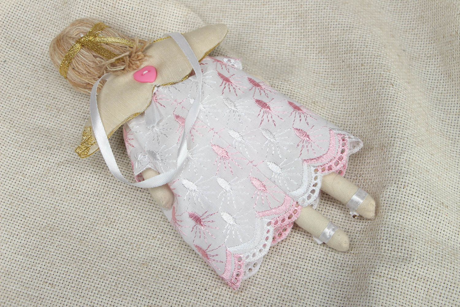 Текстильная кукла-ангел в белом сарафане фото 3