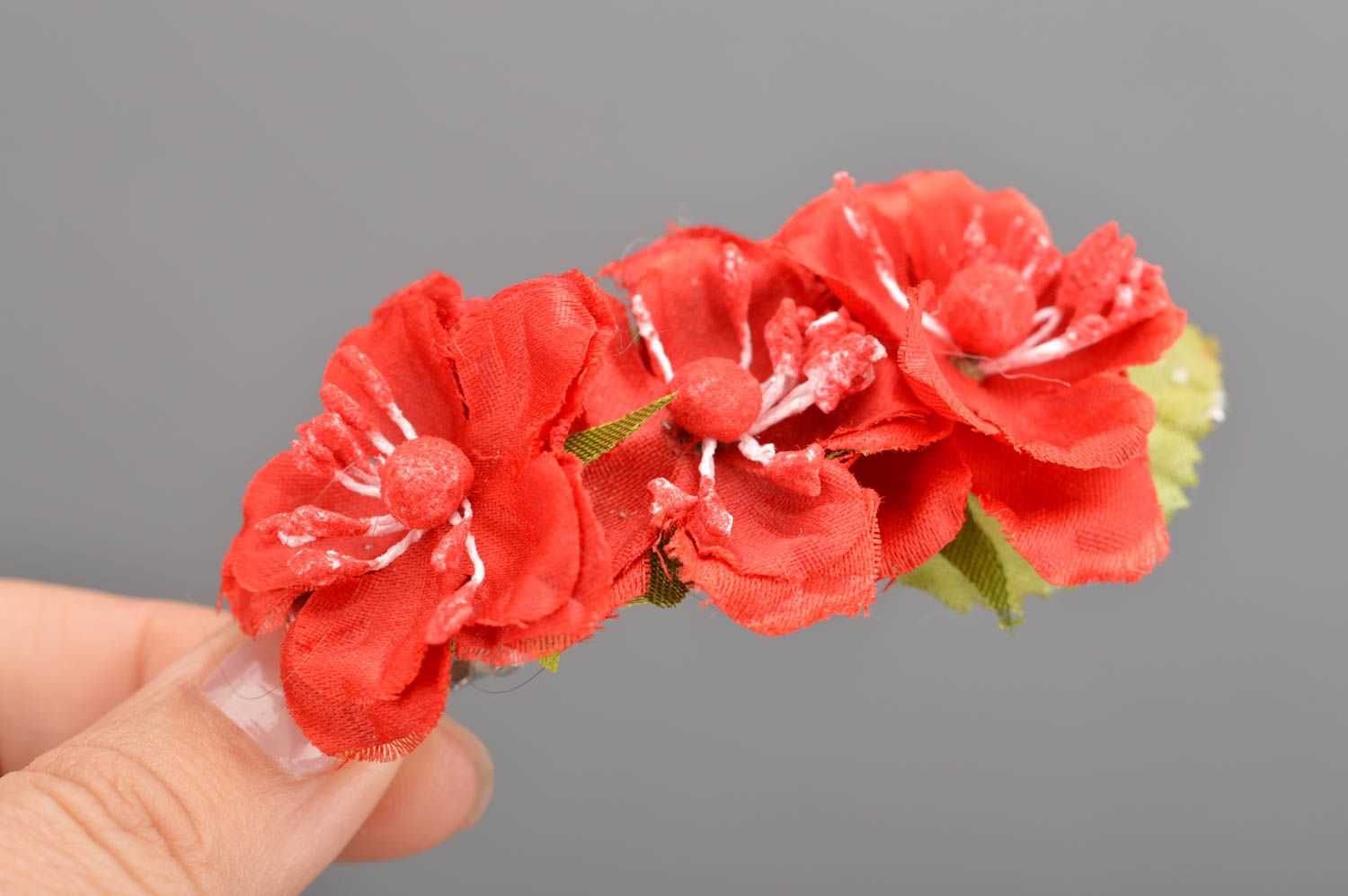 Детская заколка цветок красная яркая красивая необычная стильная ручной работы фото 3