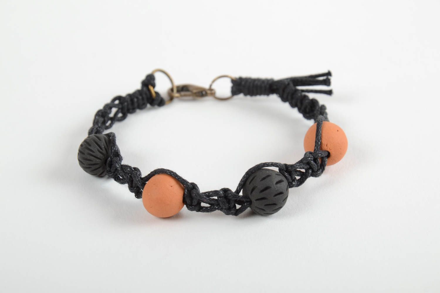 Bracelet textile Bijou fait main tressé noir perles argile Accessoire femme photo 1