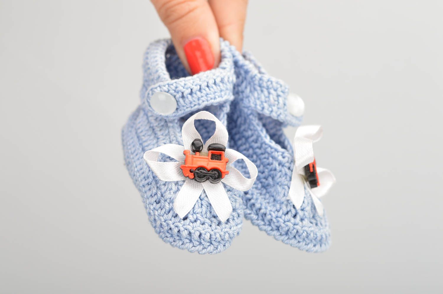 Handmade booties for babies made of natural cotton with beautiful bows photo 3