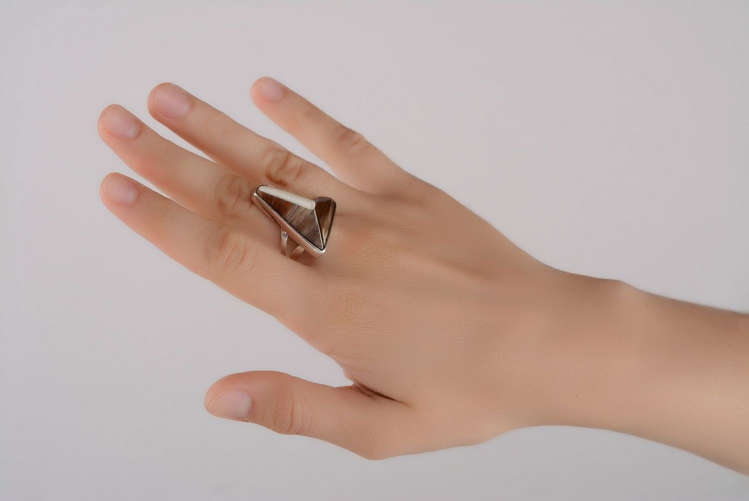 Серебряное кольцо с рогом фото 2