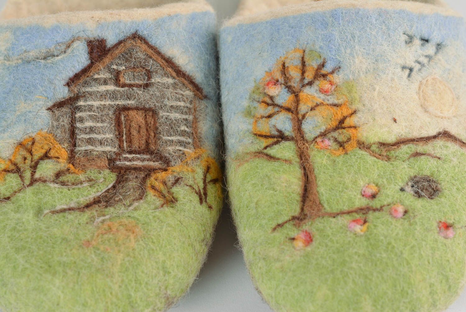 Damen Pantoffeln aus Filz schöne Hausschuhe handmade Accessoire für Frauen  foto 4