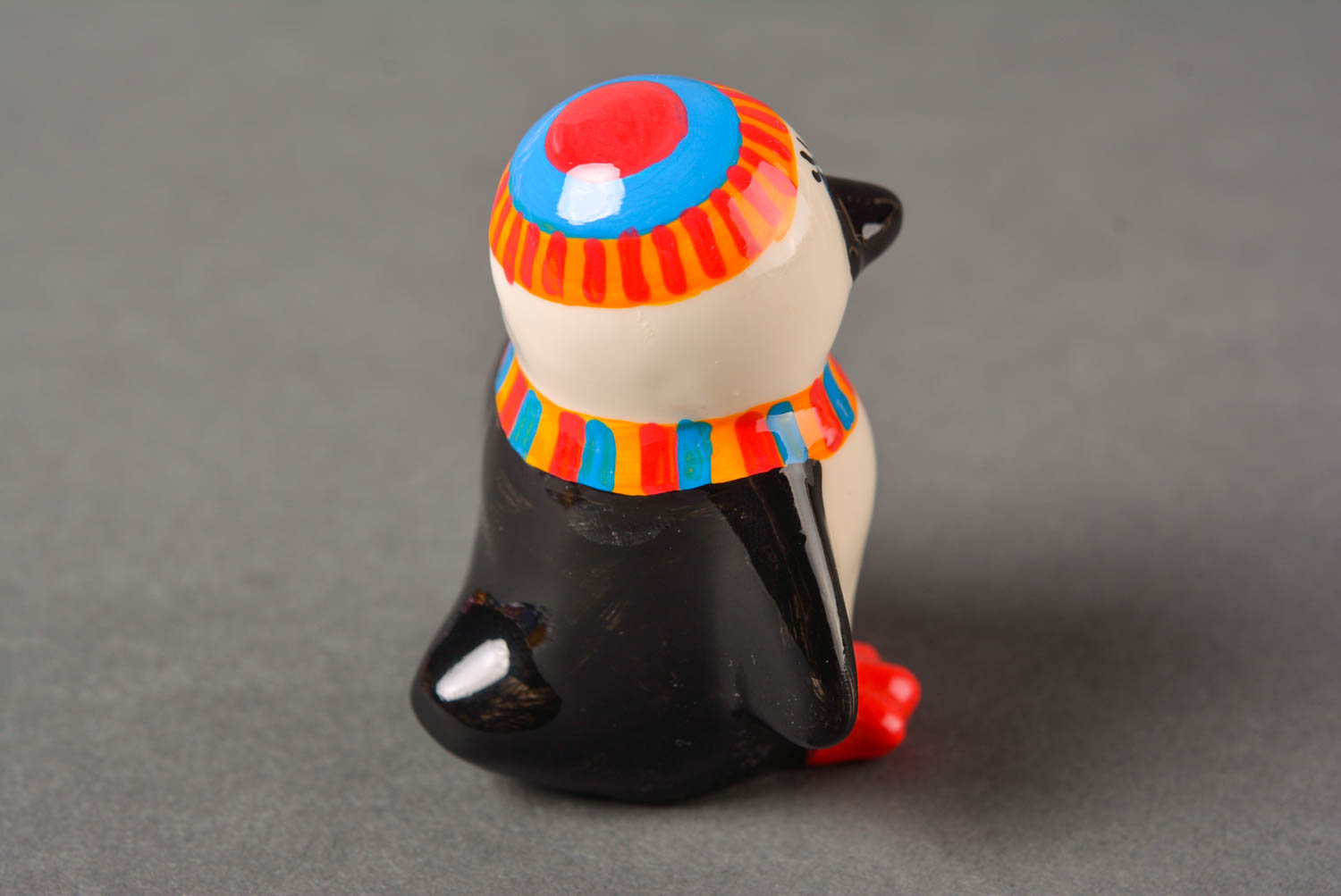 Figur aus Gips handgefertigt Tisch Deko Designer Geschenk Pinguin bemalt foto 5