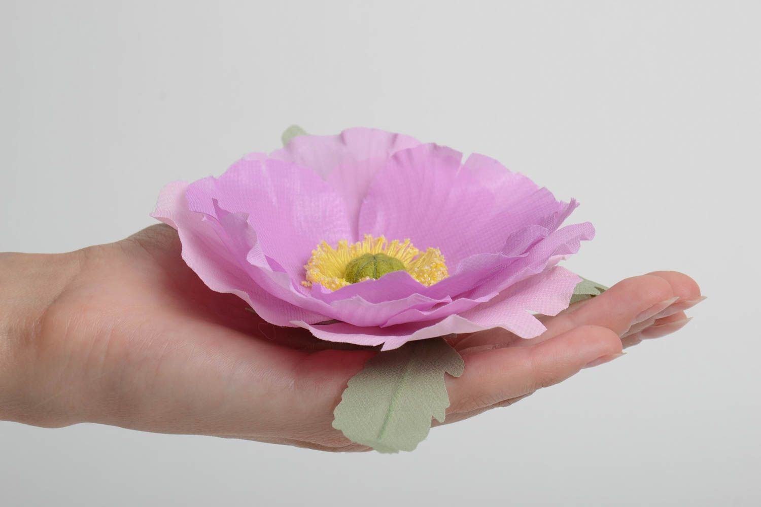 Брошь цветок из ткани крупная красивая розовая с листками модная ручной работы фото 5