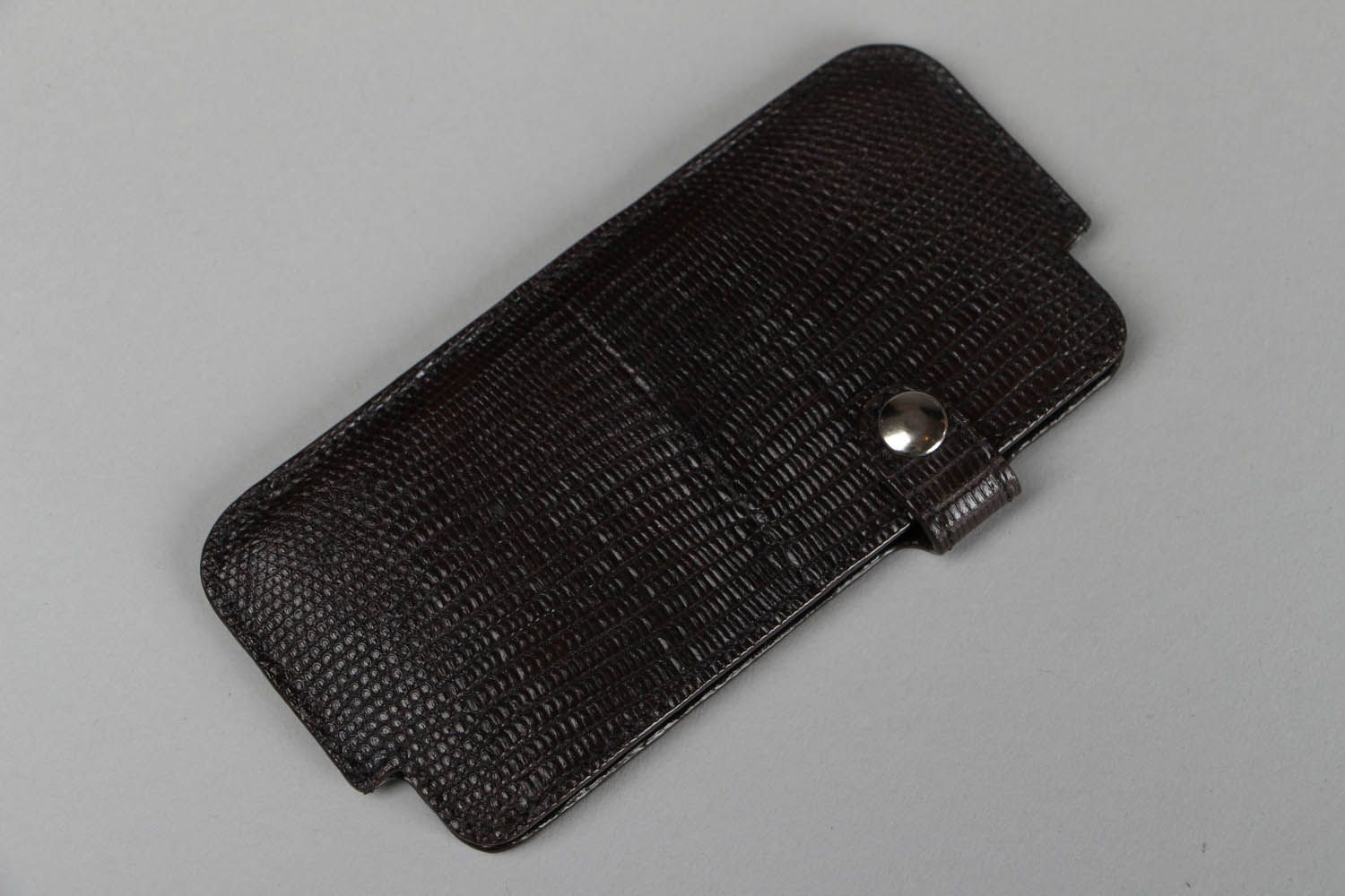 Leather phone case photo 1
