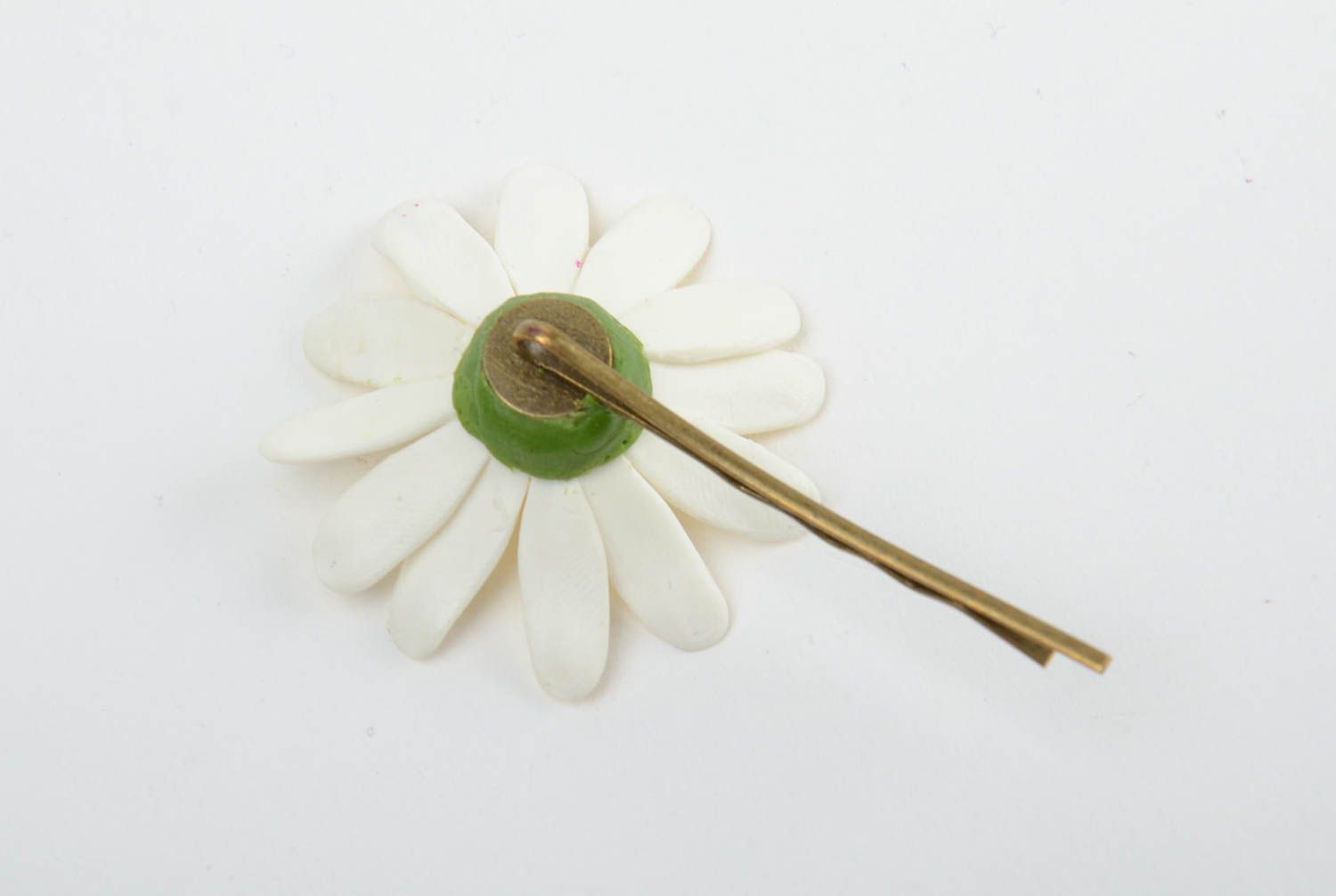 Handmade decorative metal hair pin with tender cold porcelain chamomile flower photo 5