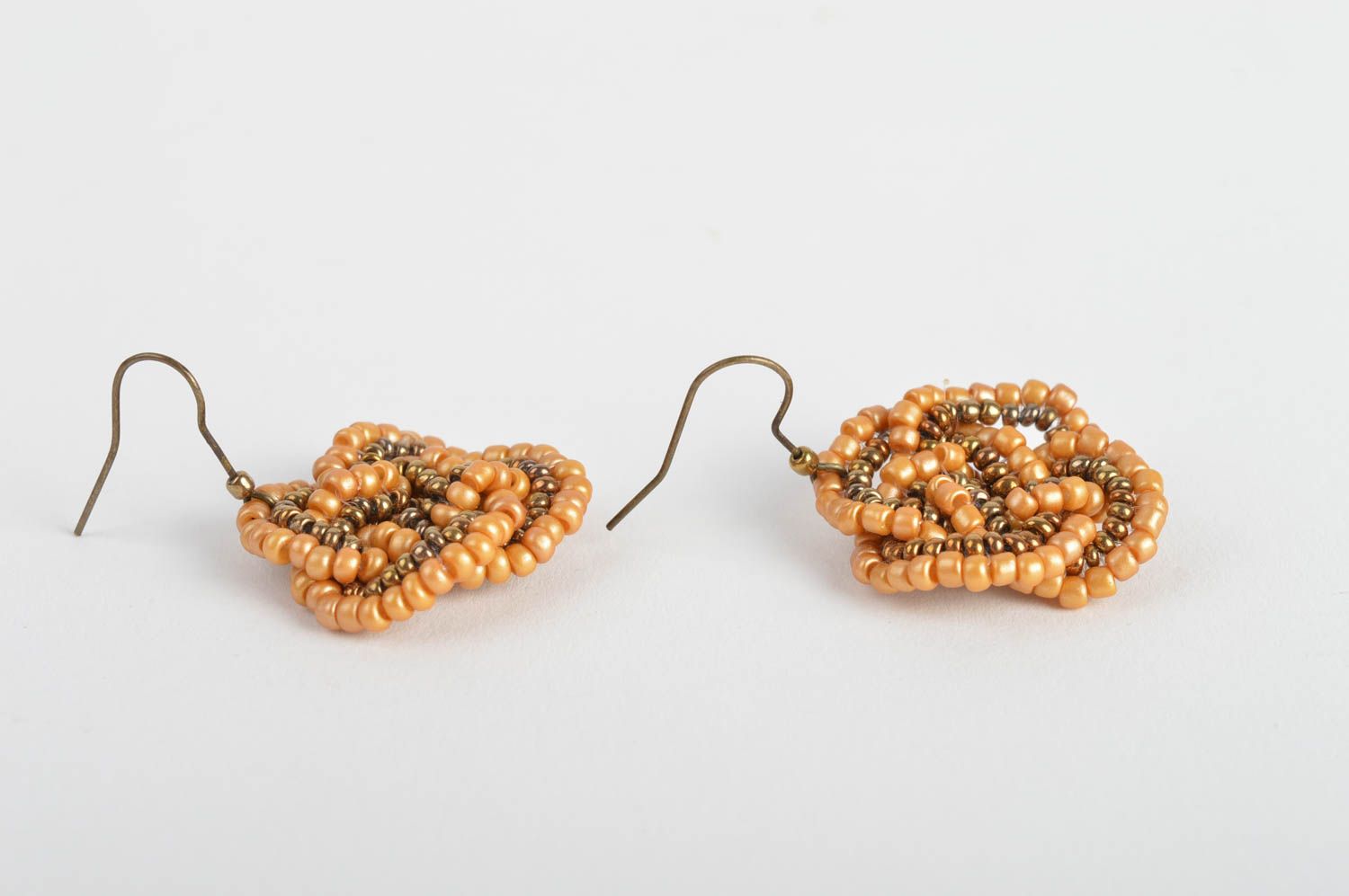Handmade designer bead woven dangle earrings of sand color palette photo 3