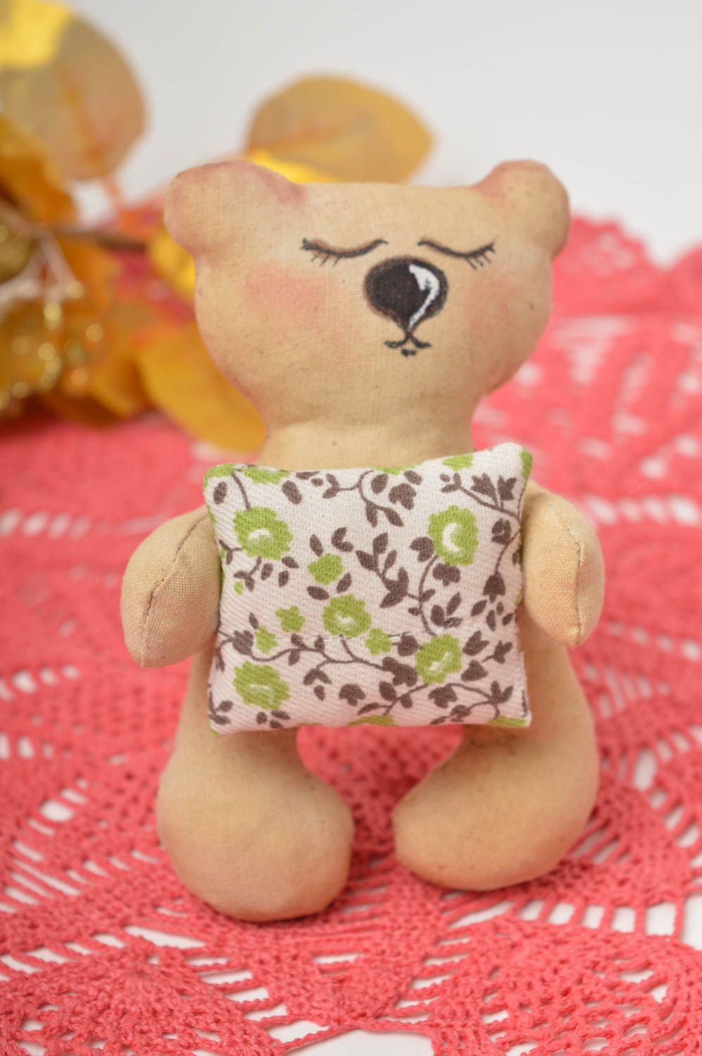 Jouet ours avec oreiller Peluche faite main en tissu Cadeau pour enfant photo 1