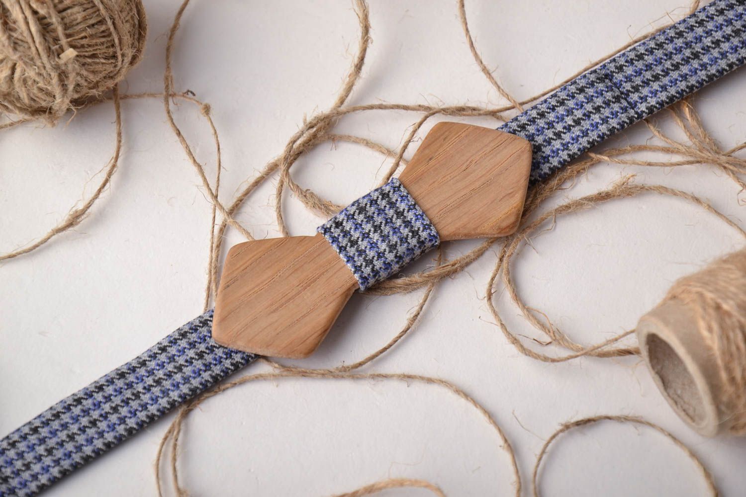 Wooden bow tie of unusual shape photo 1
