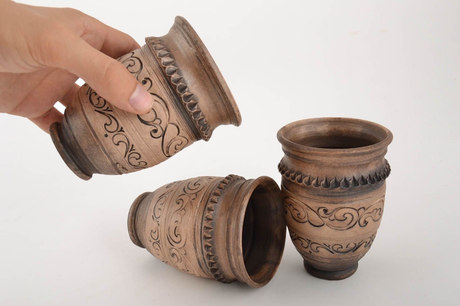 Vasos de arcilla conjunto de tres artículos por 330 ml con ornamento artesanales foto 5