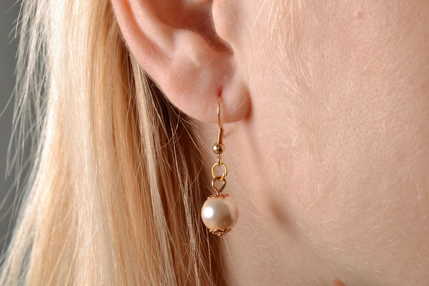 Earrings with artificial pearls photo 5