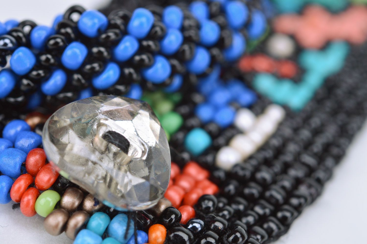 Bracelet en perles de rocaille large multicolore original fait main pour femme photo 3