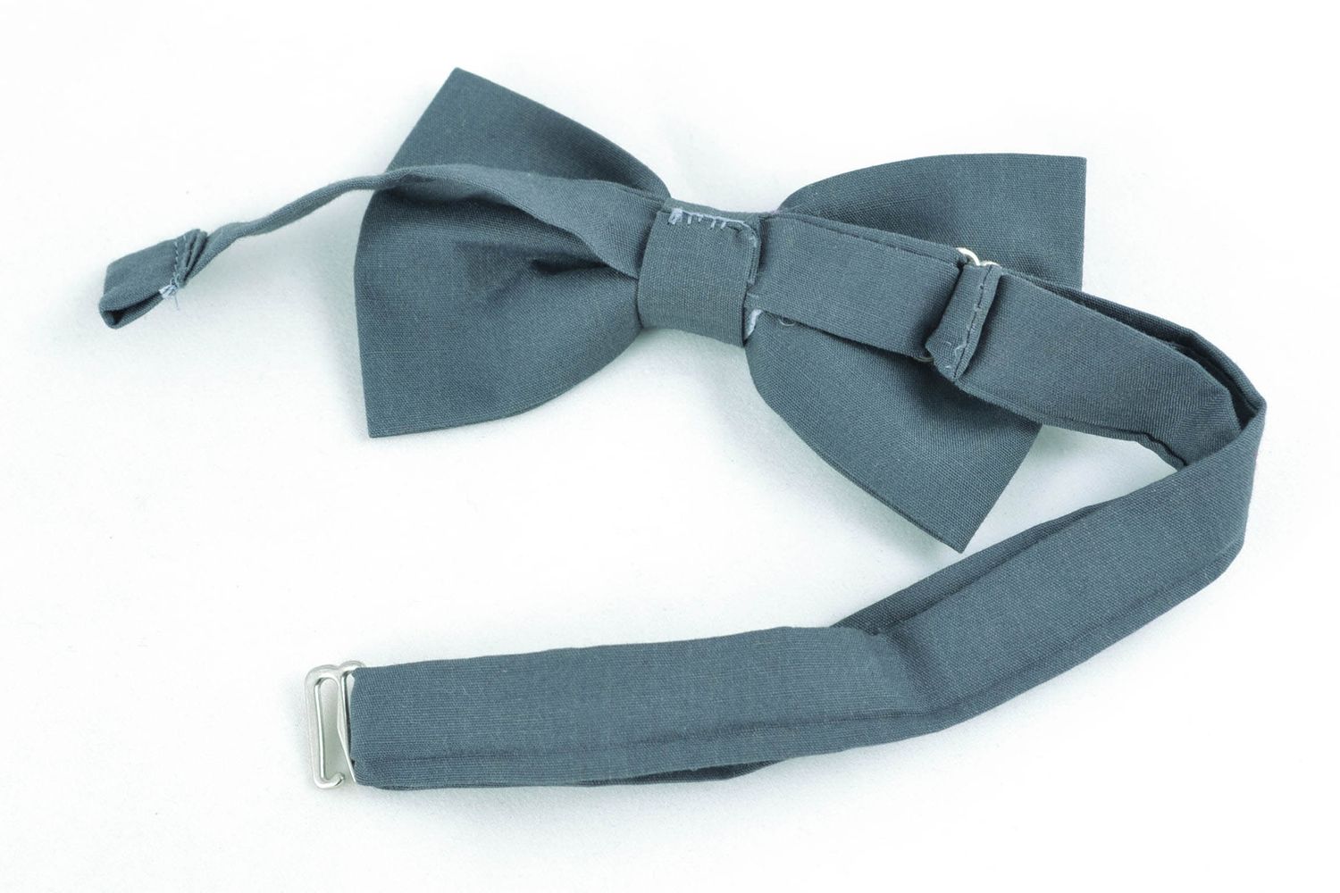 Handmade cotton bow tie of gray color photo 3