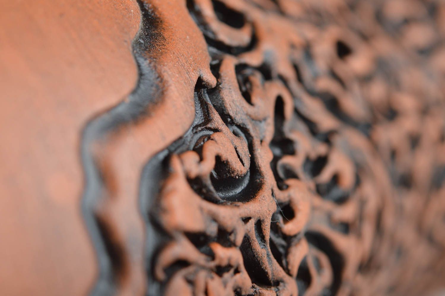 Copo bonito de cerâmica de cor fosco na perna artesanal foto 4