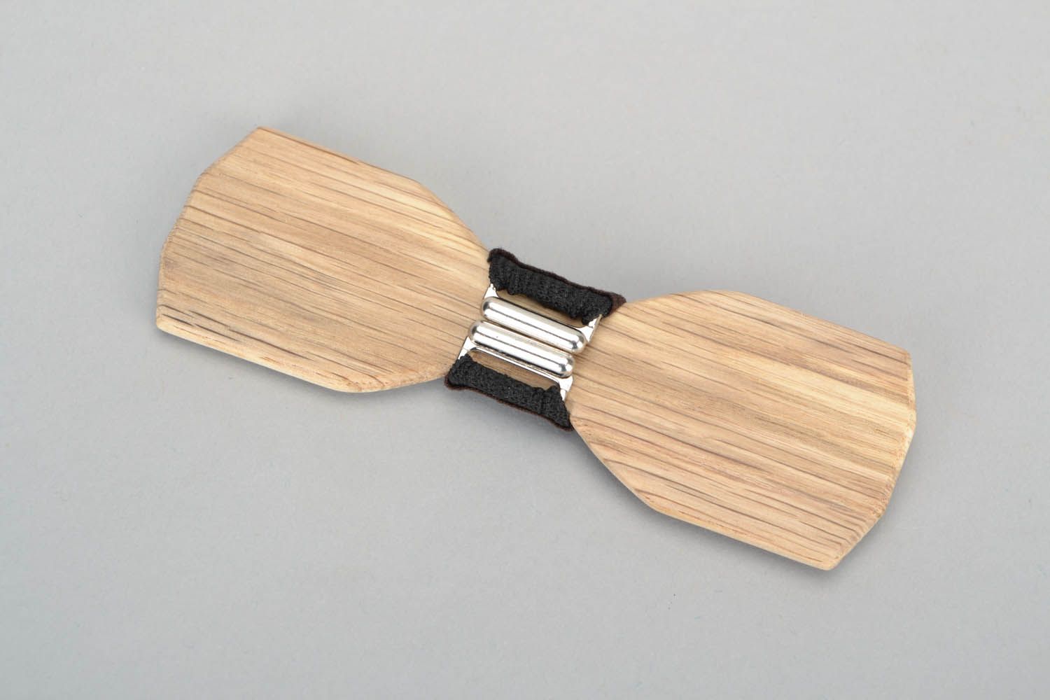 Wooden bow tie  photo 3