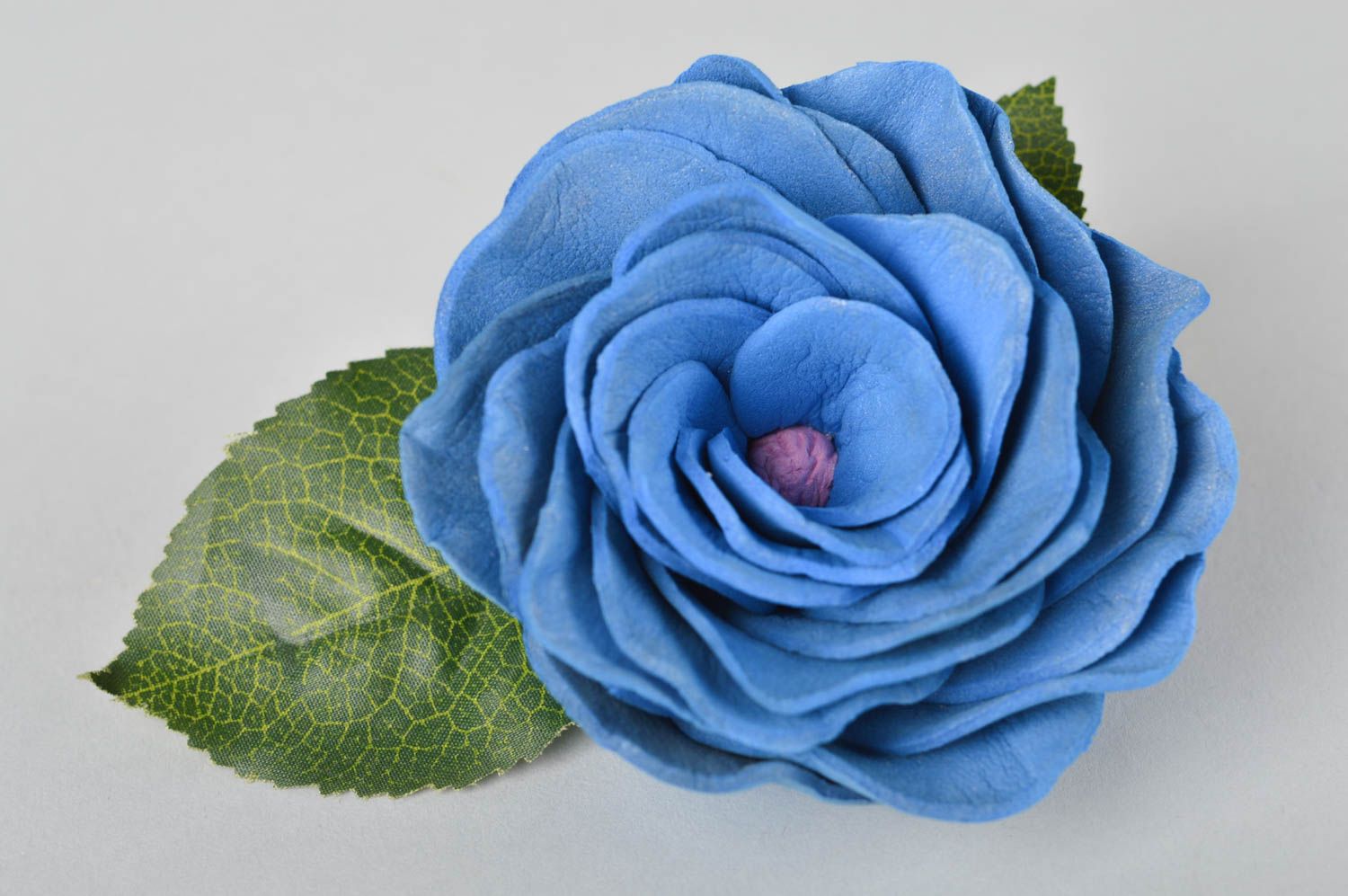 Handmade Blumen Brosche Accessoire für Frauen Mode Schmuck aus Foamiran blau foto 2