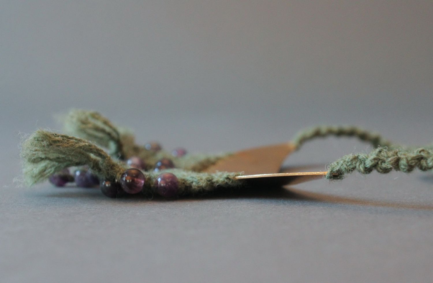 Ethnic necklace made from wool and amethyst photo 3