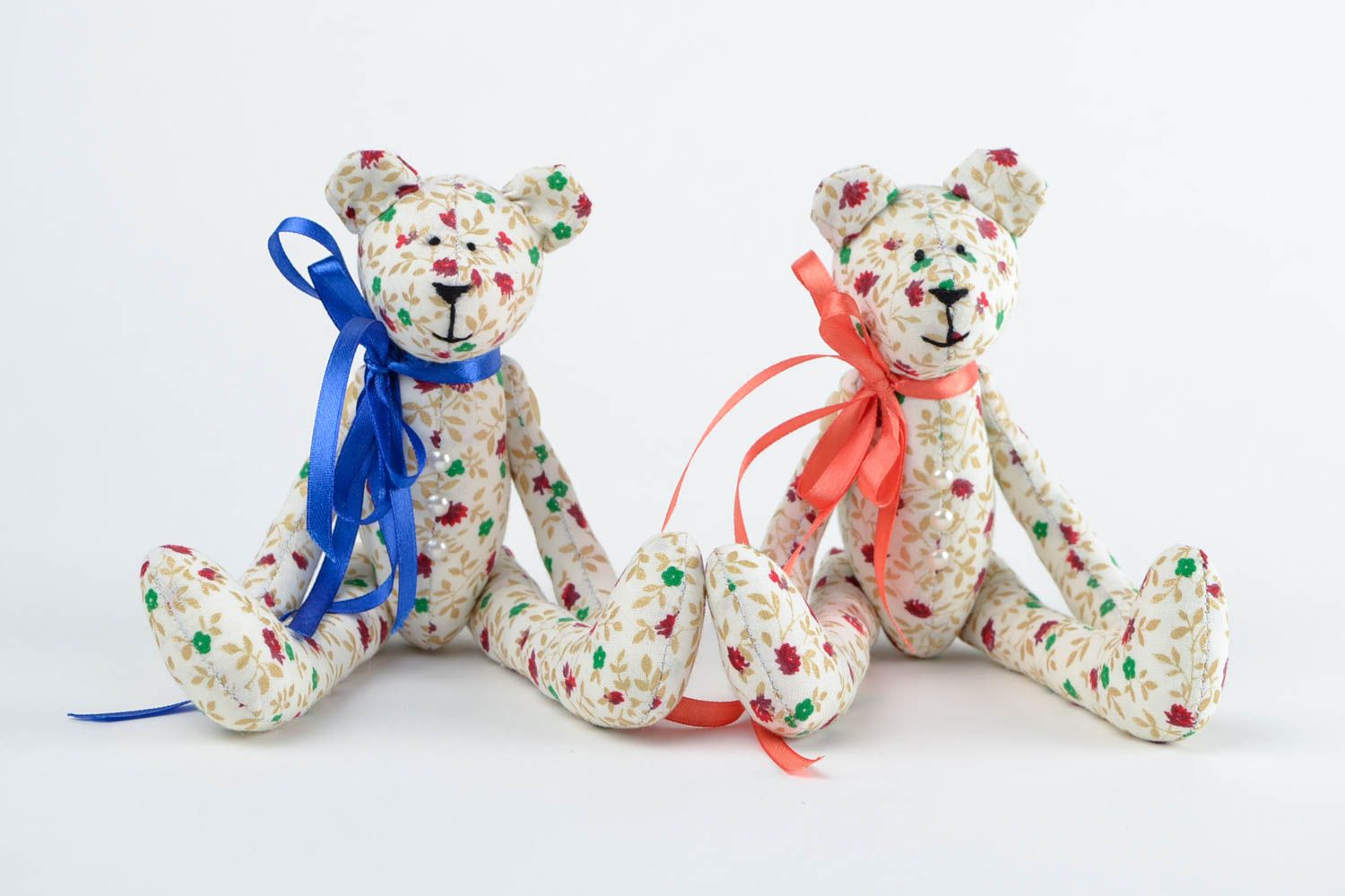 Peluches ours 4 Jouets enfant fait main blancs motif multicolore Cadeau original photo 4