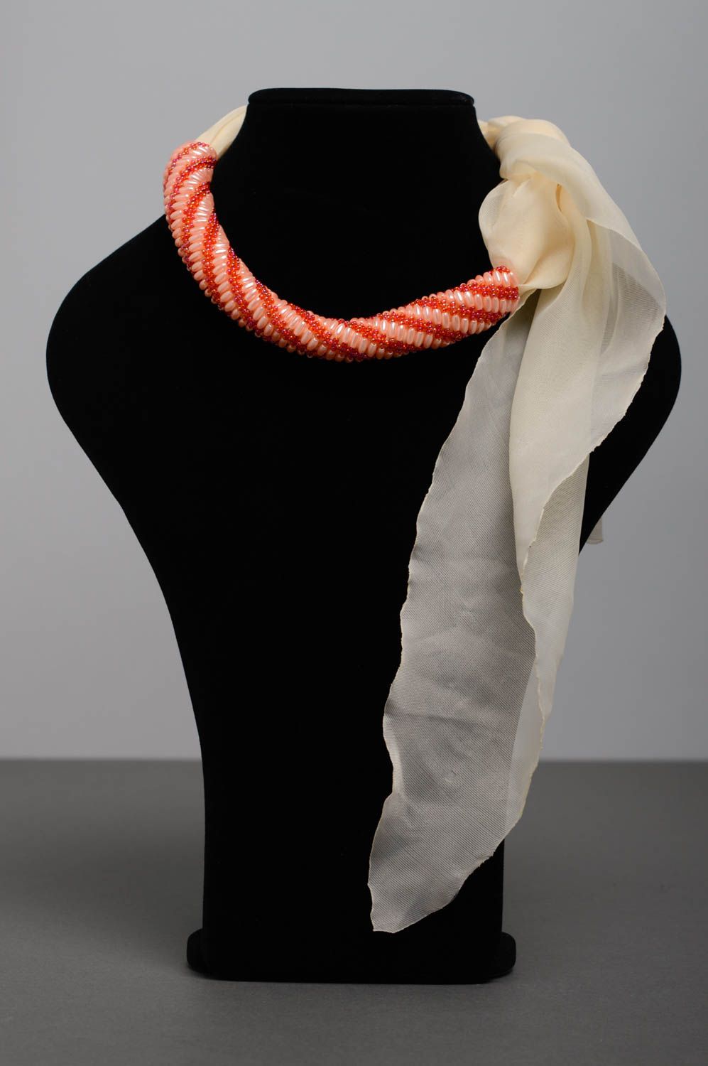 Бисерный жгут для шарфа фото 2