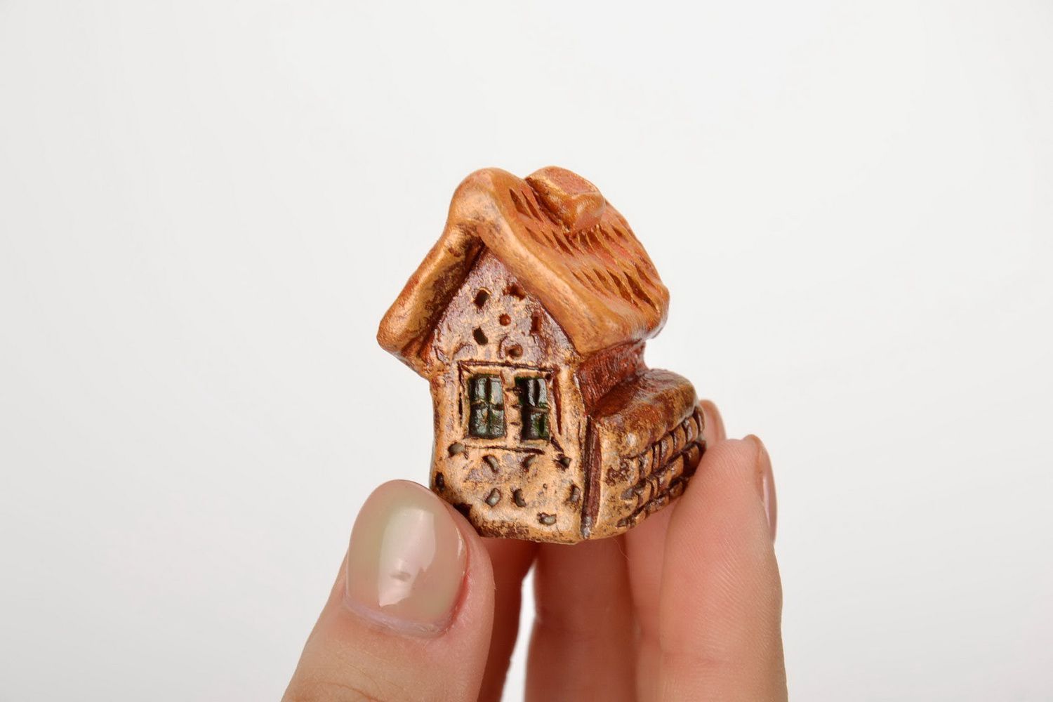 Figurine aus Ton Haus mit orangem Dach foto 5
