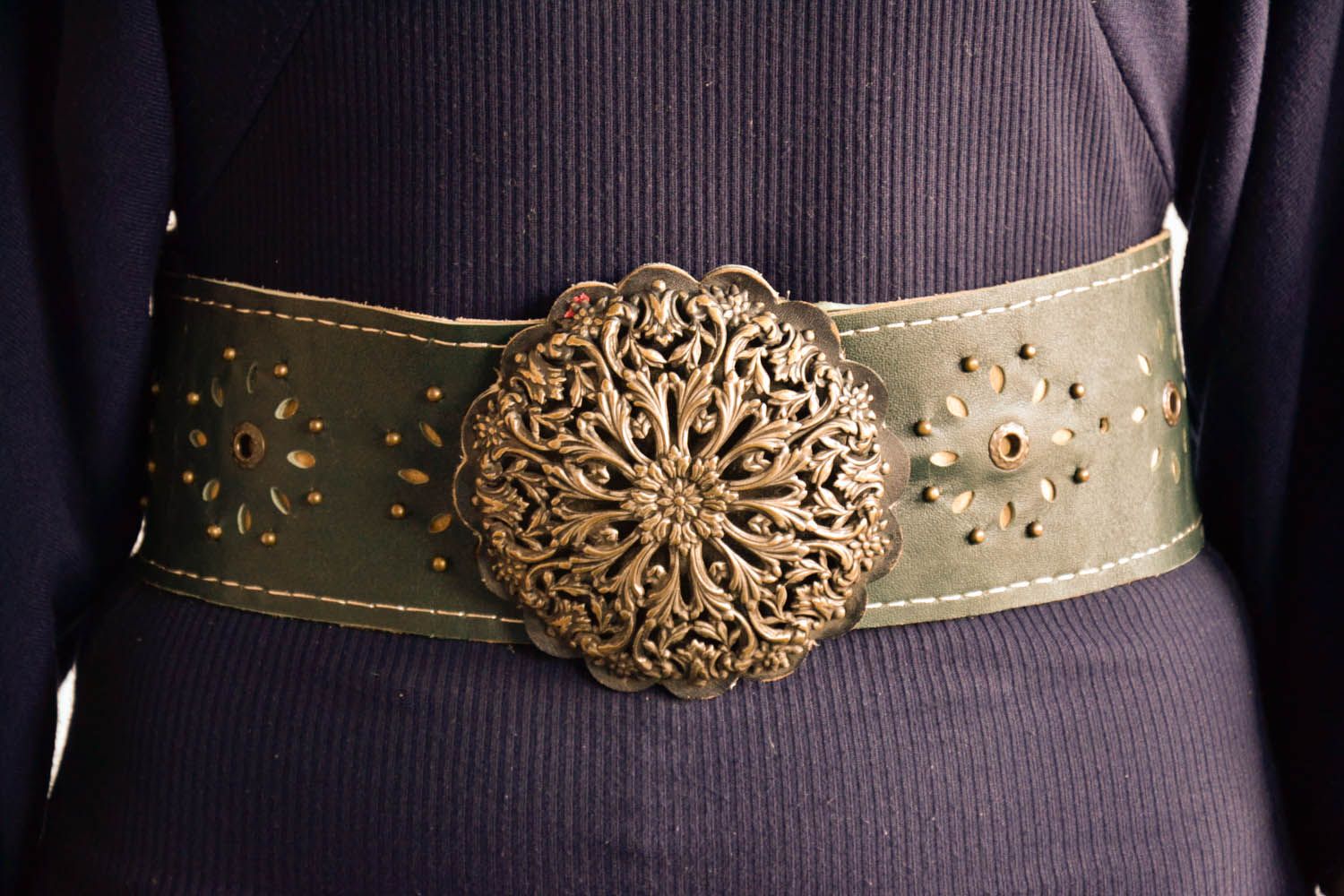 Wide leather belt photo 1