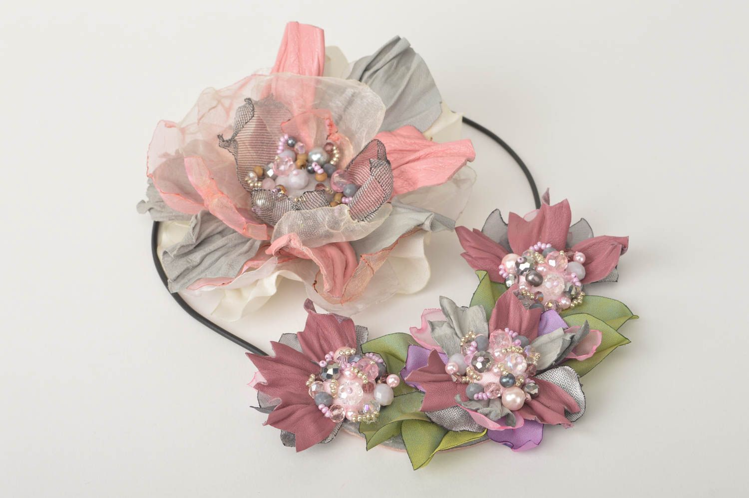 Broche barrette Collier fait main avec fleurs en cuir et soie Cadeau pour femme photo 3