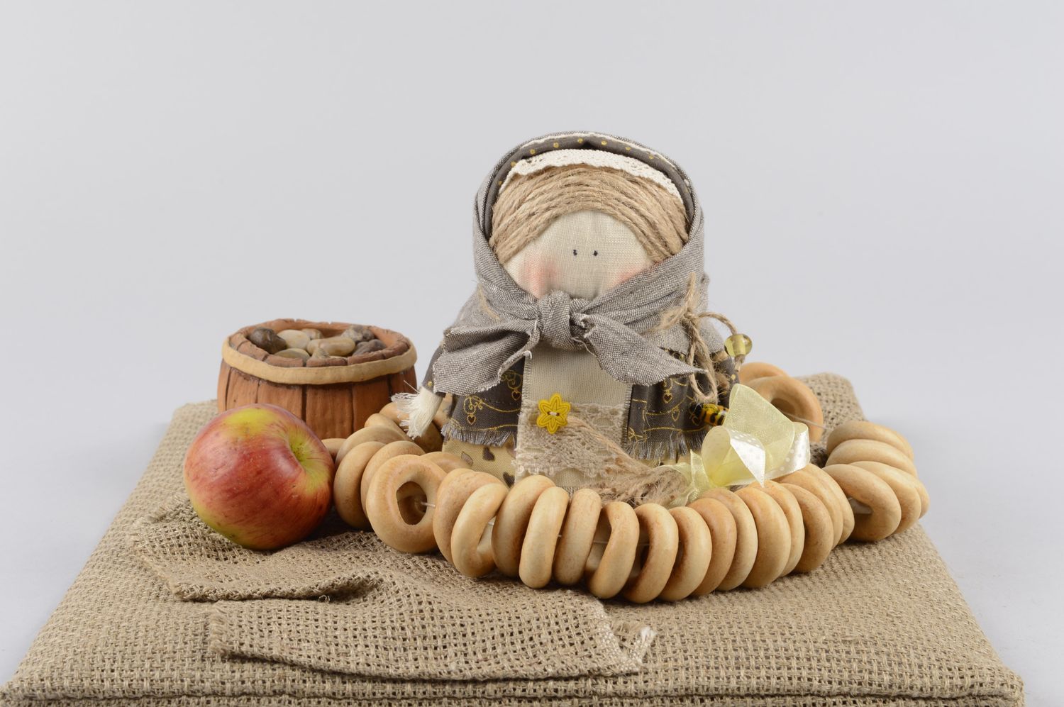 Muñeca de trapo artesanal hecha de lino decoración de hogar regalo original foto 5