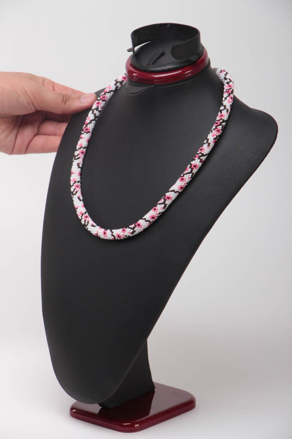 Collier spirale en perles de rocaille tchèques blanc à motif floral fait main photo 5