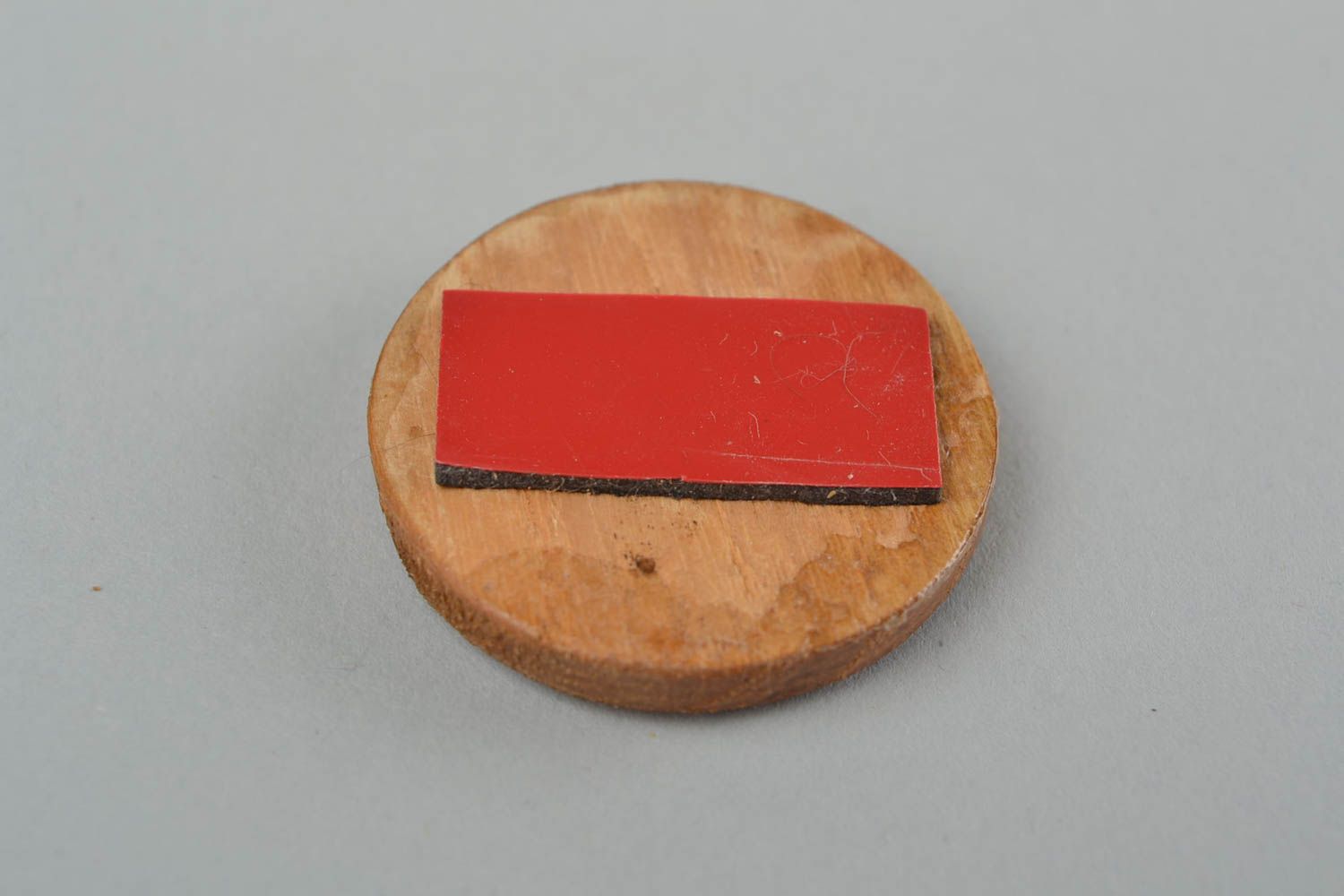 Деревянный оберег ручной работы с символом Цветок папоротника резной маленький фото 5