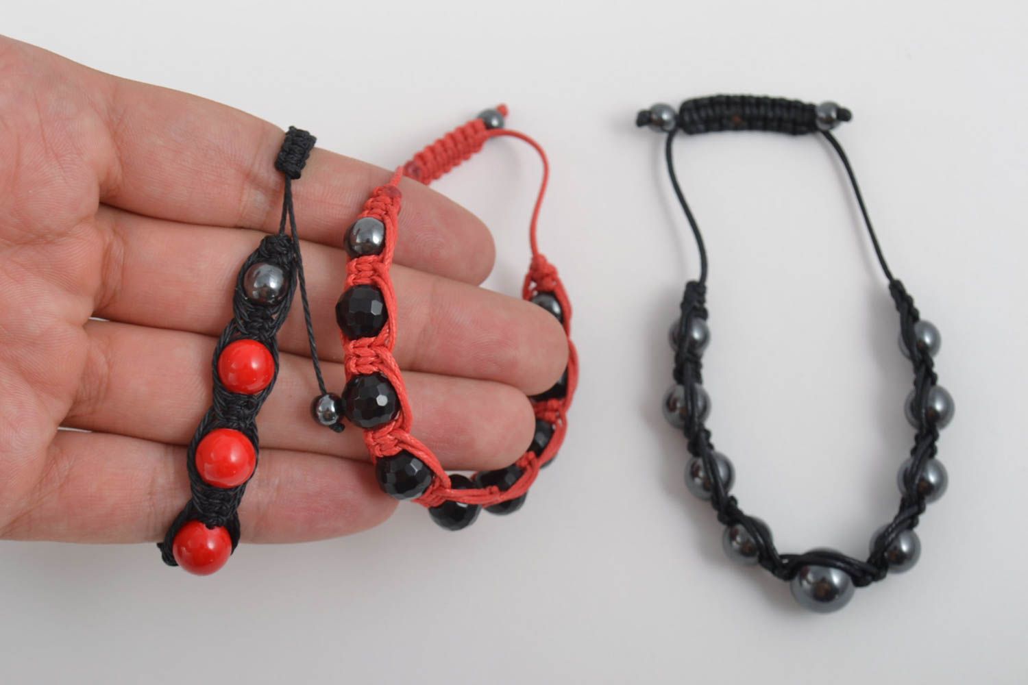 Bracelets en pierres Bijoux fait main Accessoires femme rouges noirs 3 pièces photo 5