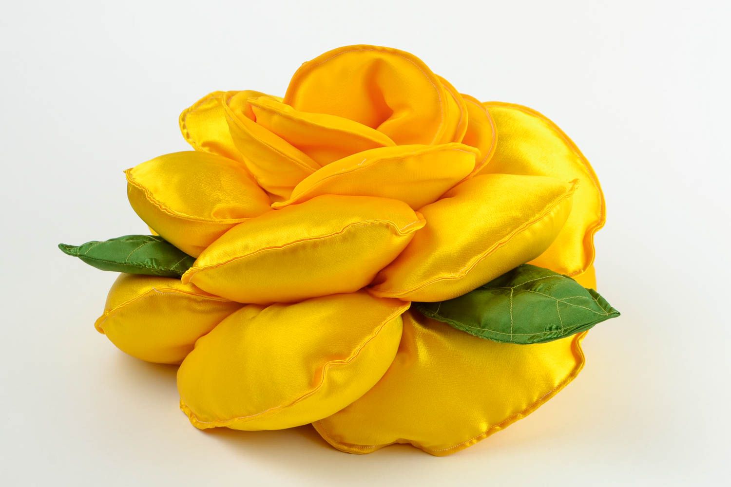 Подушка цветок ручной работы декоративная подушка желтая роза диванная подушка фото 1