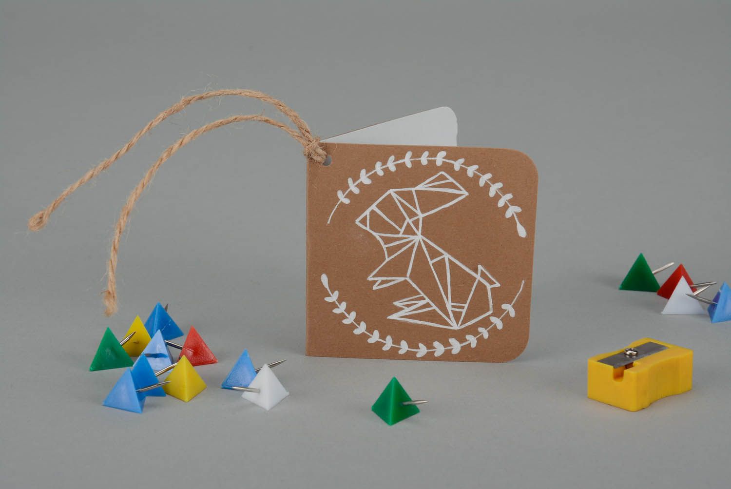 Cartão-etiqueta Lebre origami foto 1