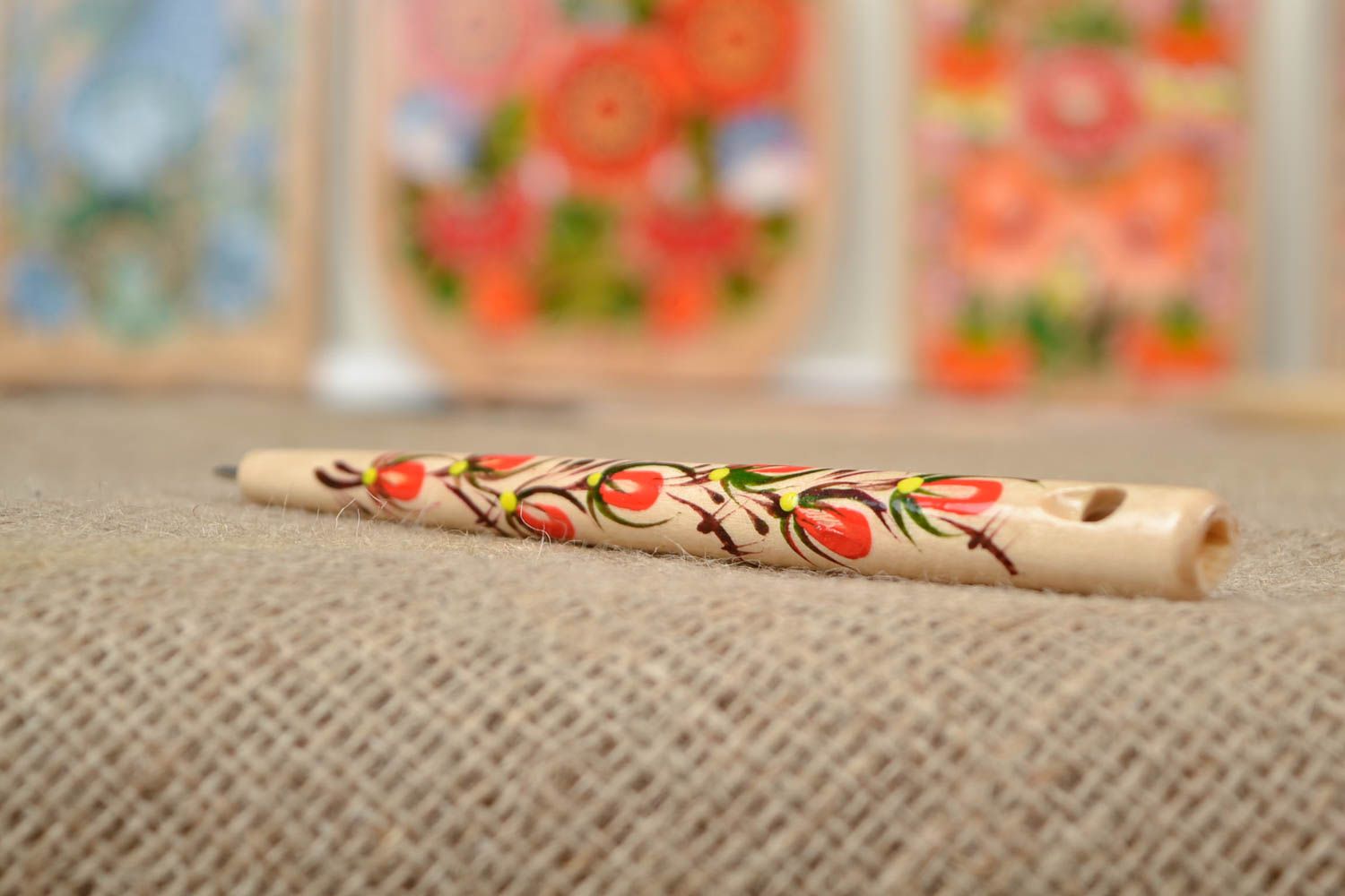 Деревянная ручка свисток с росписью светлая красивая оригинальная ручной работы фото 1