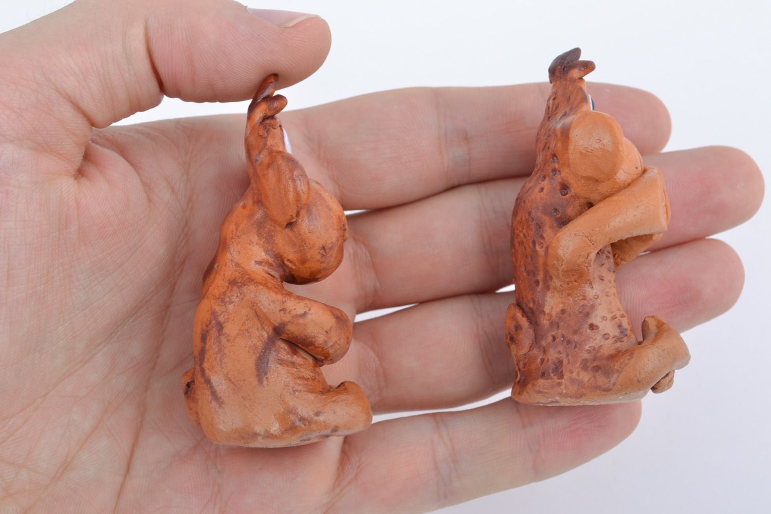 Handmade Statuetten aus Ton mit Bemalung Affen  foto 2
