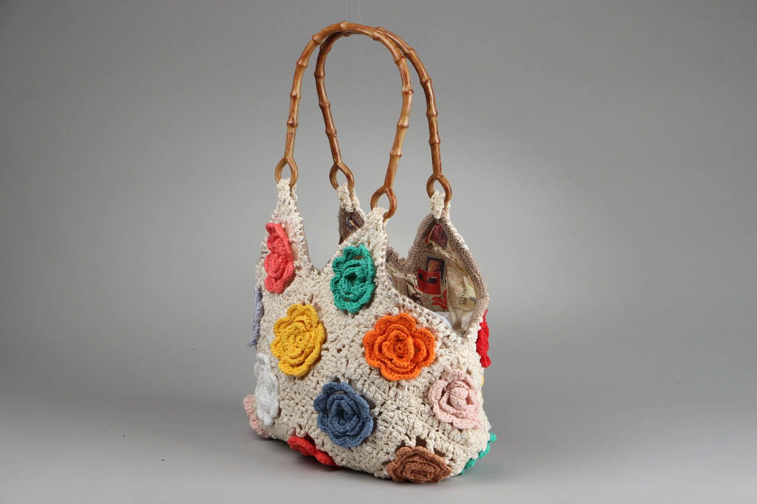 Purse with crochet flowers  photo 2