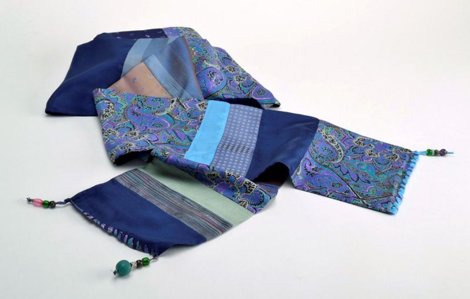 Handgemachter blauer Schal aus Seide Patchwork foto 3