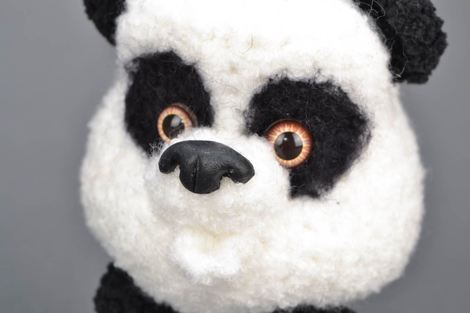 Peluche Panda de design tricotée à la main photo 3