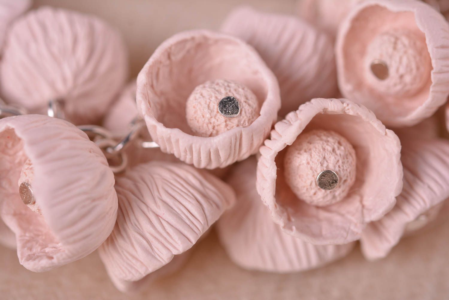 Bracelet rose Bijou fait main modelé en pâte polymère Cadeau pour femme photo 4