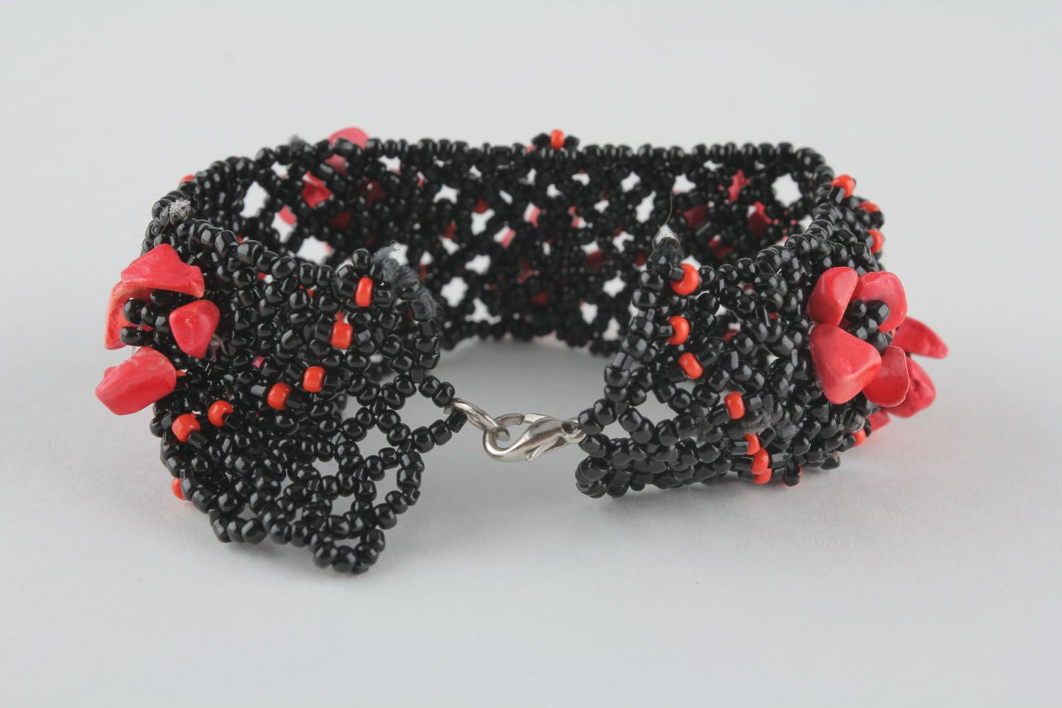 Beaded bracelet with corals photo 2