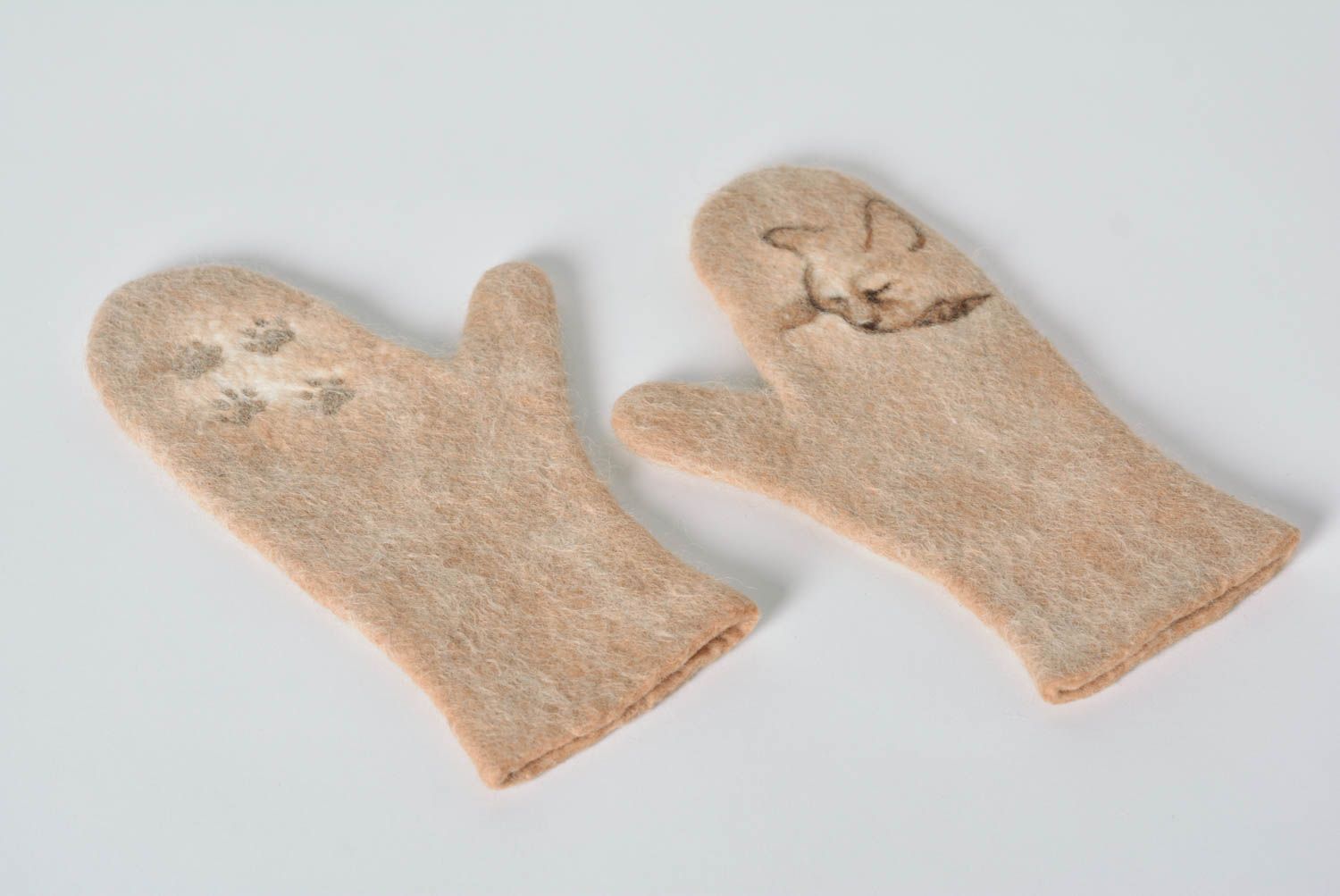 Moufles laine feutrée Vêtement femme fait main beiges Cadeau pour femme photo 2
