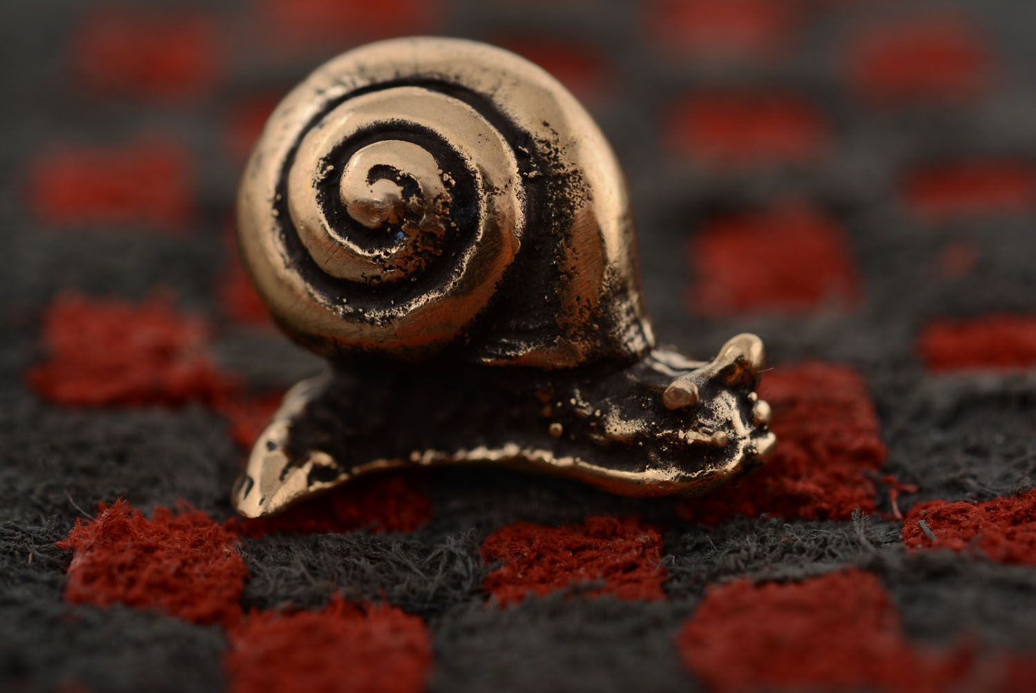 Bronze figurine Snail photo 2