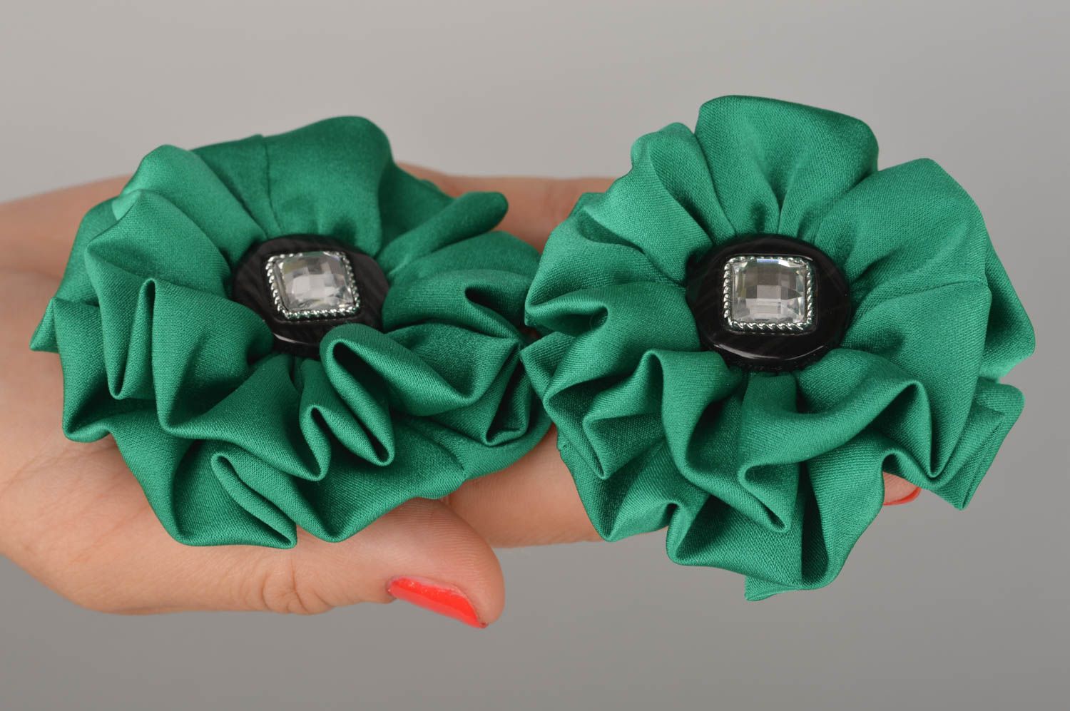 Kinder Haargummis handmade Haarschmuck Set Accessoires für Haare in Grün schön foto 2