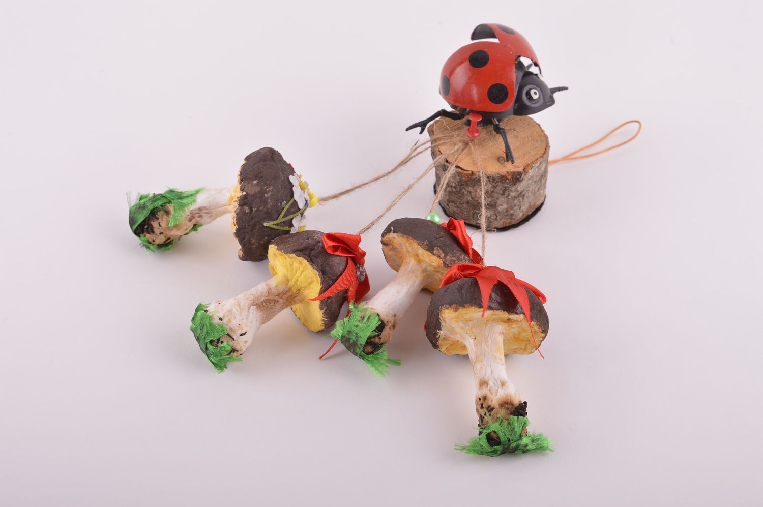 Елочная игрушка ручной работы игрушка из ваты декоративная подвеска грибочки фото 2