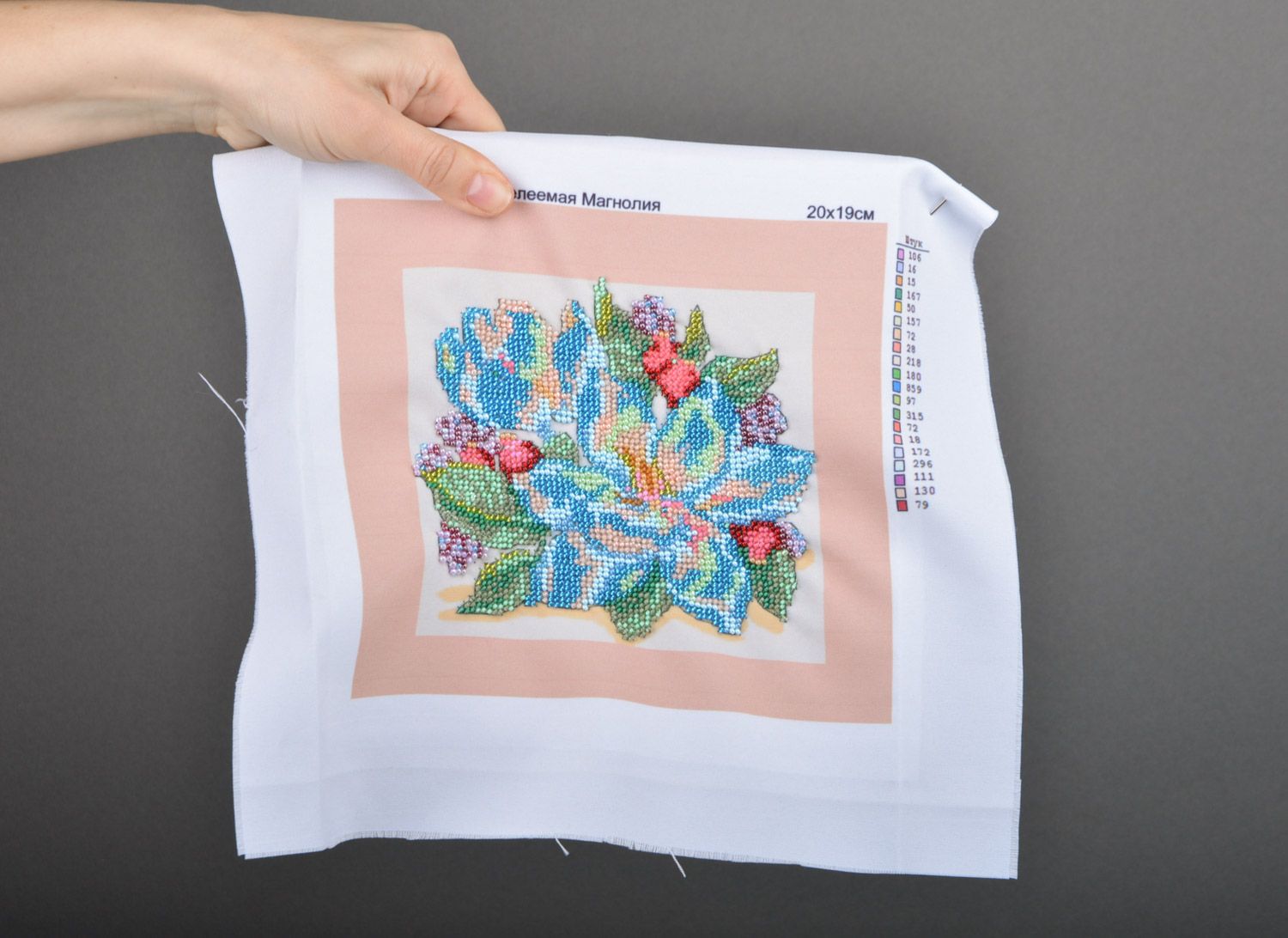 Cuadro bordado a mano con abalorios con flores artesanal sin marco foto 3