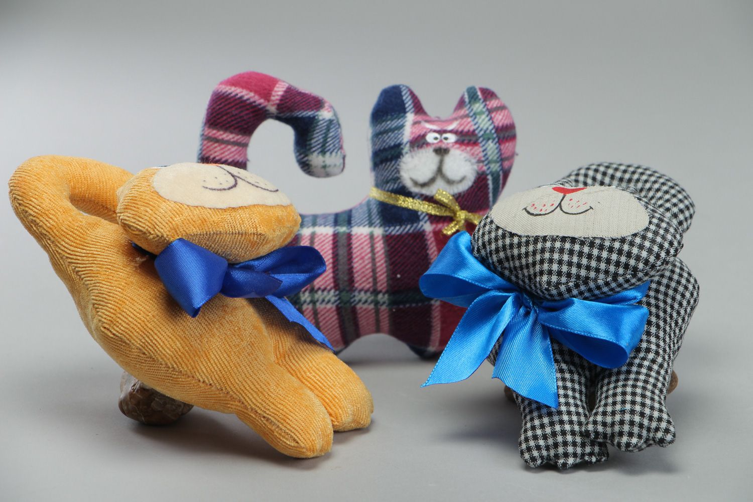 Set de juguetes artesanales de tela gatos de peluche set de 3 piezas foto 3