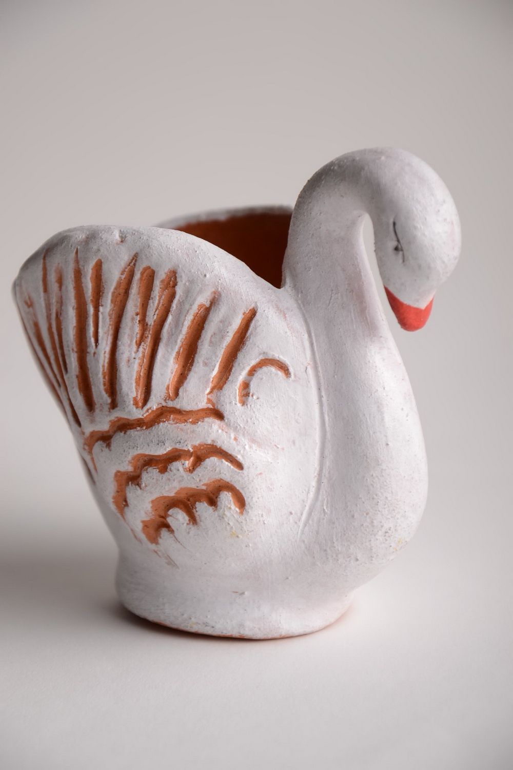 Керамическая вазочка для мелочей в виде лебедя ручной работы из гончарной глины фото 5