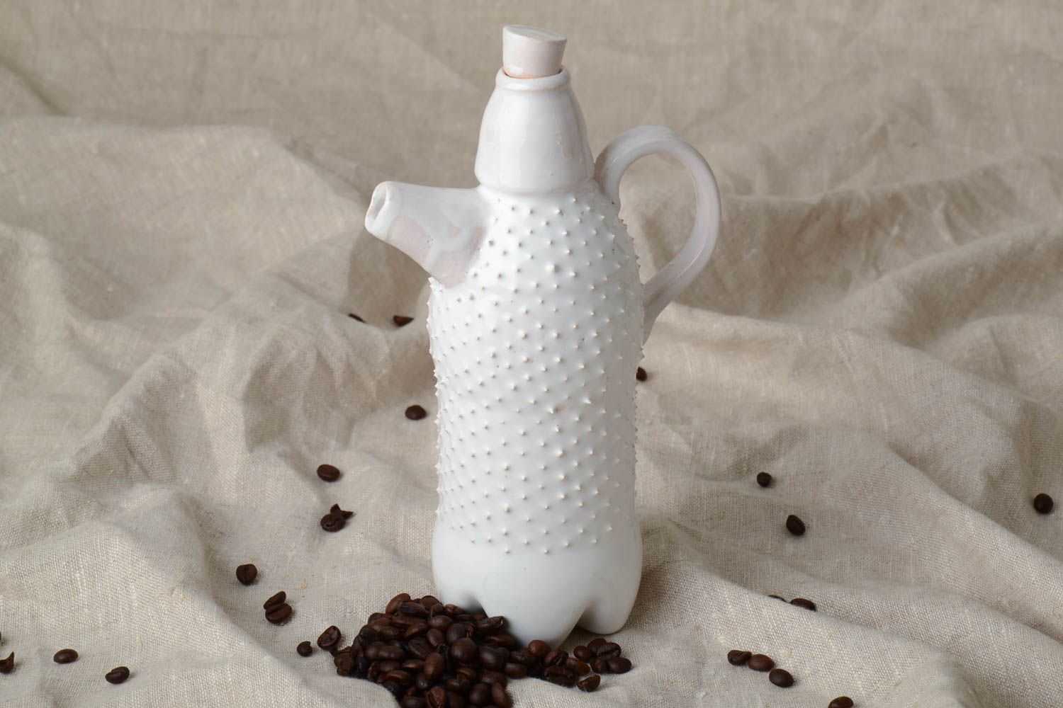 Weiße Kaffee Karaffe aus Ton 1 L in Milchbrennen Technik Handarbeit foto 1