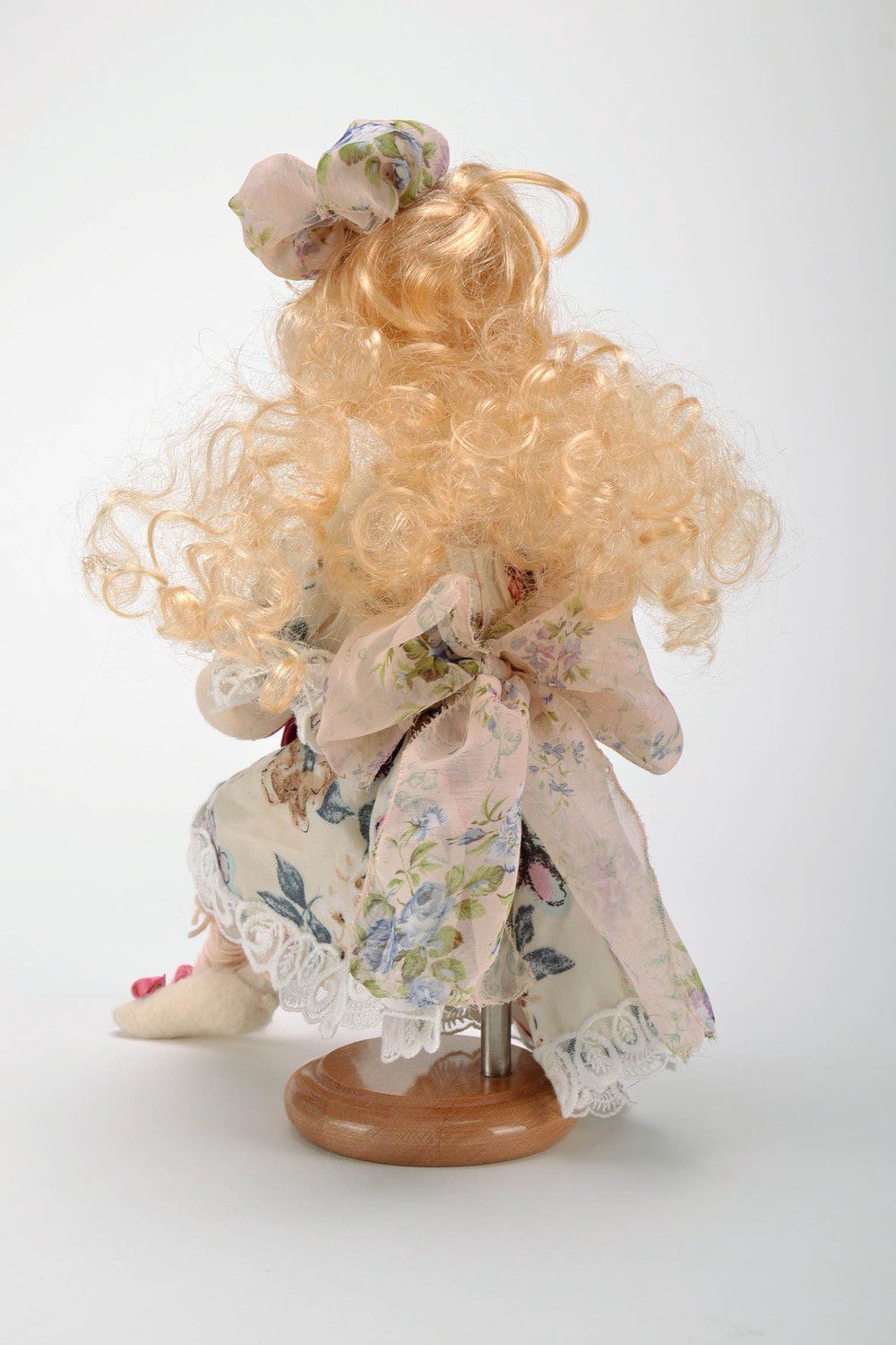 Handmade Puppe aus Stoff, mit Ständer foto 4