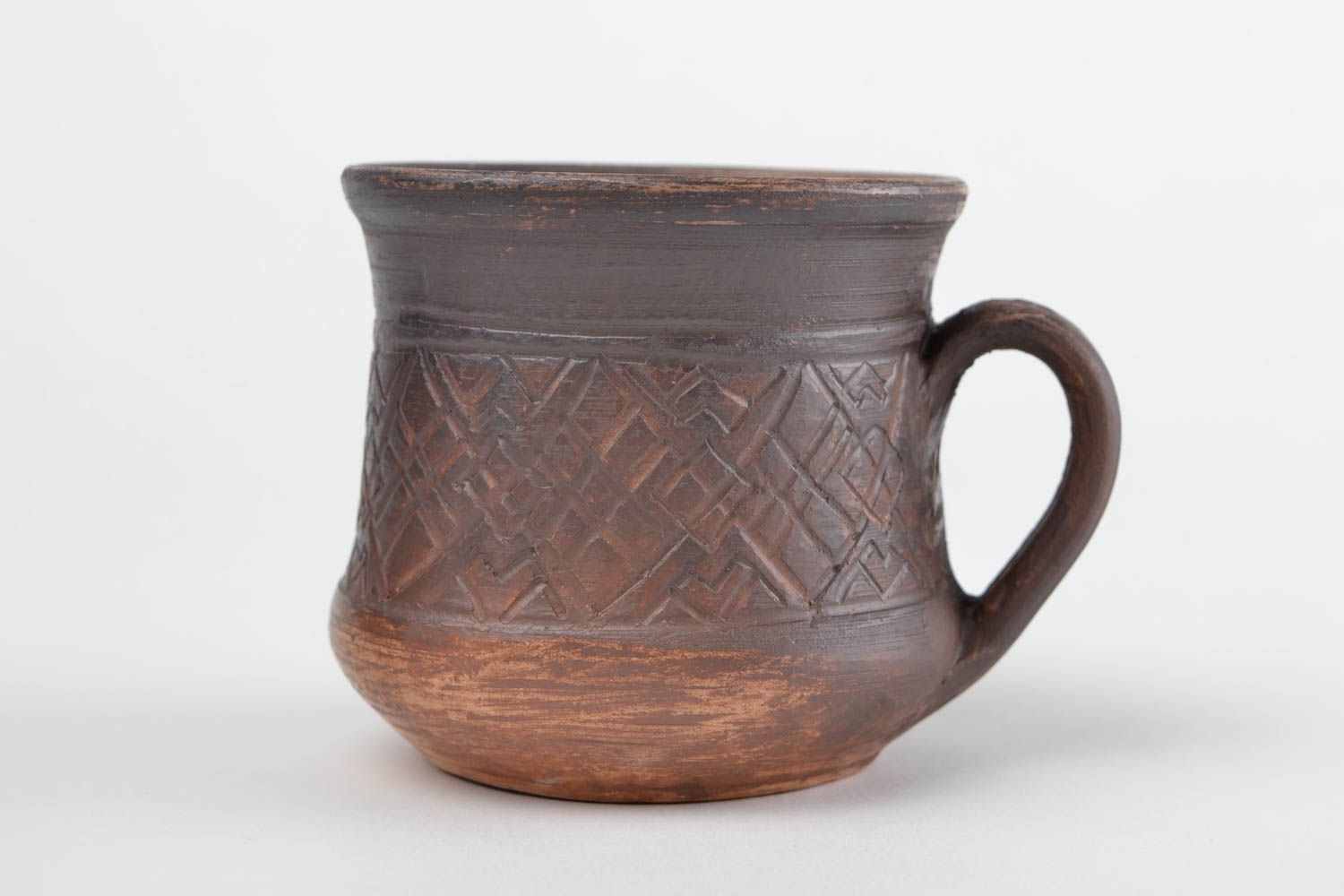Dark-brown clay coffee cup with Celtic pattern 0,47 lb photo 3