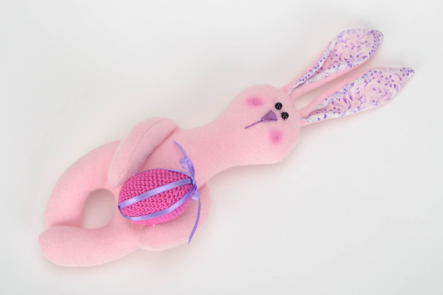 Jouet mou lièvre rose en tissu polaire avec oeuf tricoté fait main pour enfant photo 3